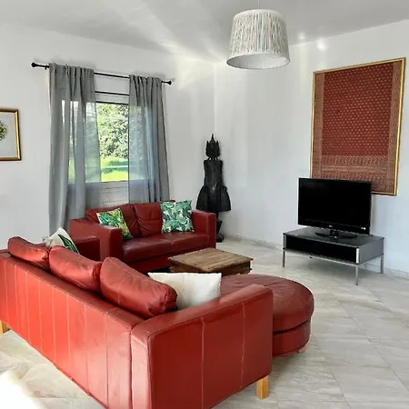 Thalassa - Modern In With Garden *